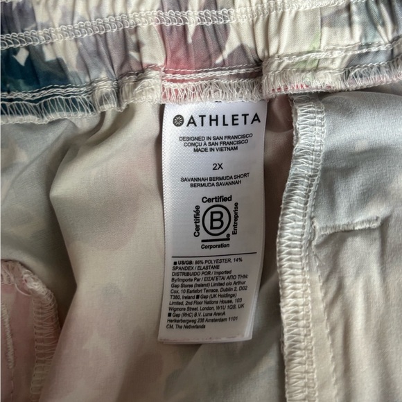 Athleta | Savannah Bermuda Shorts - Lumen Floral Cream - Picture 12 of 13